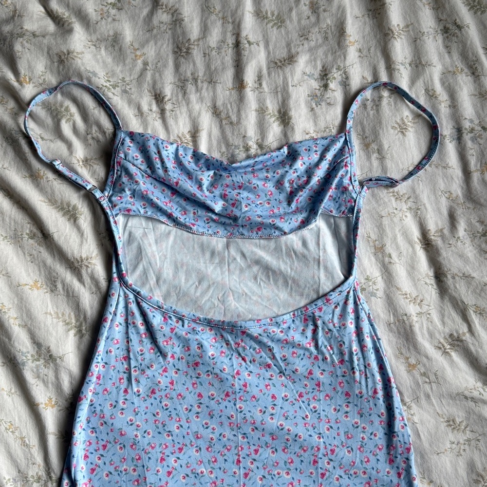Blue floral backless maxi dress size small in great condition - Picture 5 of 6